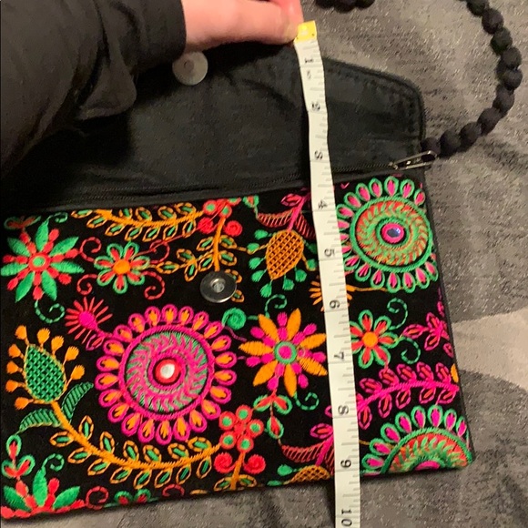Hand embroidered purse from India - Picture 8 of 8